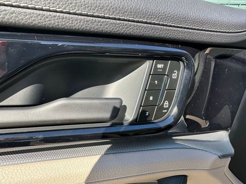 Used 2026 Porsche Panamera 4 E-Hybrid AWD/4WD image 19