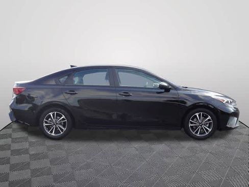 Used 2023 Kia Forte LXS FWD image 4