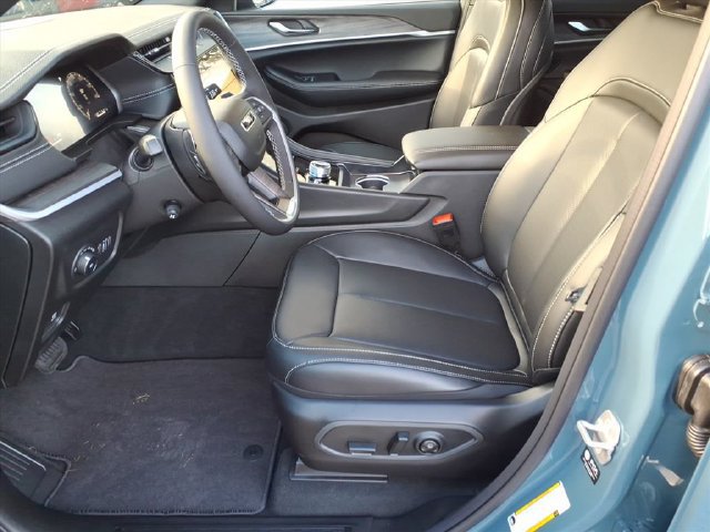 New 2027 Jeep Grand Cherokee Limited AWD/4WD image 12