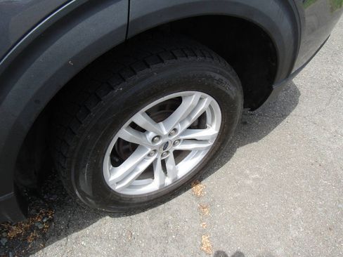 Used 2022 Ford Explorer XLT AWD/4WD image 35