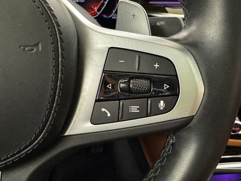 Used 2022 BMW 530i xDrive w/ M Sport Package image 25