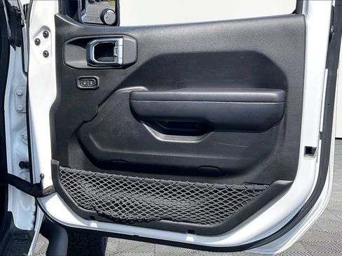 Used 2019 Jeep Wrangler Unlimited Rubicon w/ LED Lighting Group AWD/4WD image 29