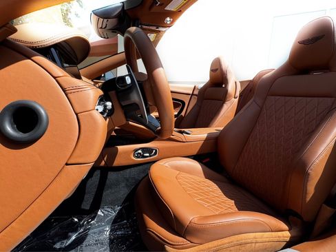 Used 2025 Aston Martin DB12 Convertible RWD image 13