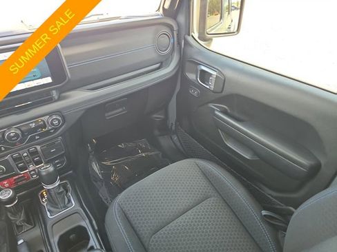 Used 2024 Jeep Wrangler Unlimited Rubicon 4xe AWD/4WD image 12