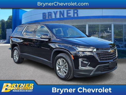 Certified 2023 Chevrolet Traverse LT image 1