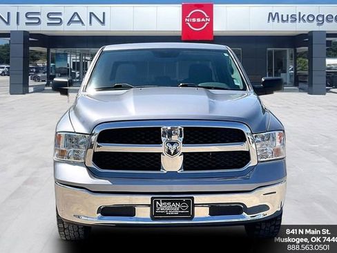 Used 2019 RAM 1500 Classic SLT w/ Luxury Group AWD/4WD image 2