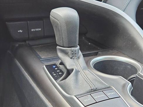 Used 2022 Toyota Camry LE FWD image 13