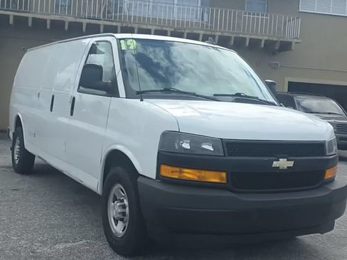 Used 2019 Chevrolet Express 2500 Extended w/ Driver Convenience Package RWD image 5