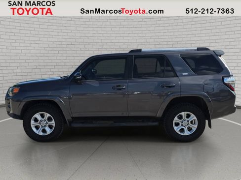 Used 2022 Toyota 4Runner SR5 Premium w/ Moonroof Package AWD/4WD image 9