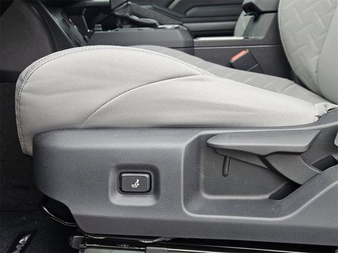 New 2025 Toyota Tacoma SR5 w/ Blackout Package (GST) image 18