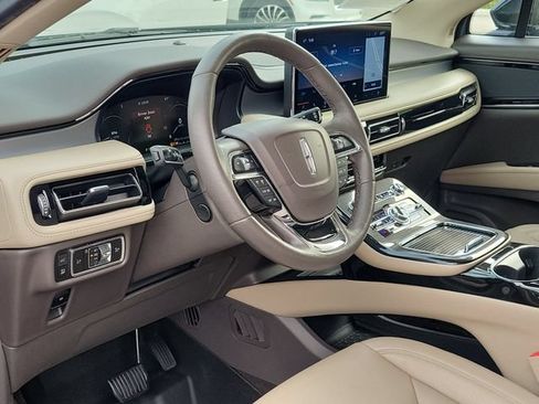 Certified 2023 Lincoln Nautilus FWD w/ Premium Package image 10