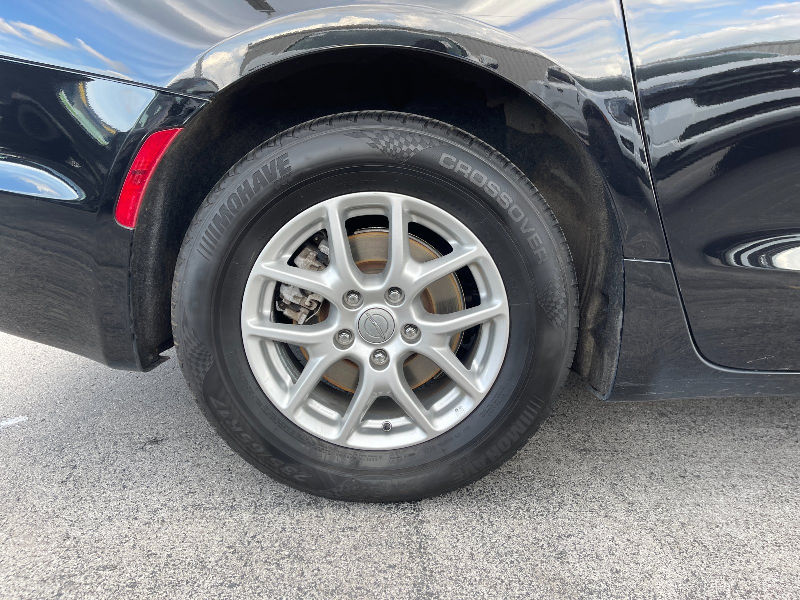 Used 2024 Chrysler Pacifica Touring-L FWD image 33