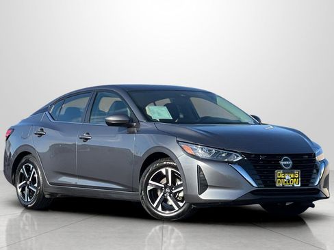 Used 2024 Nissan Sentra SV image 2