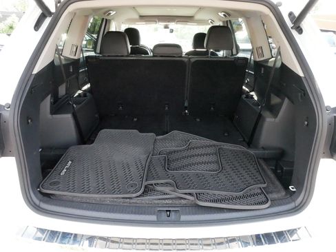 Used 2023 Volkswagen Atlas SEL AWD/4WD image 17