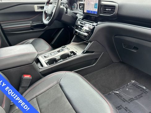 Certified 2022 Ford Explorer ST-Line w/ Class IV Trailer Tow Package image 18