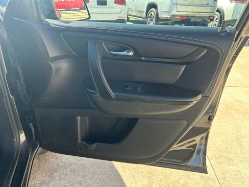 Used 2015 Chevrolet Traverse LT image 17