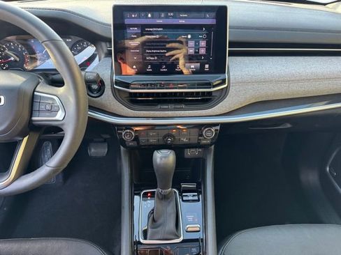 Used 2023 Jeep Compass Latitude w/ Sun and Sound Group image 23