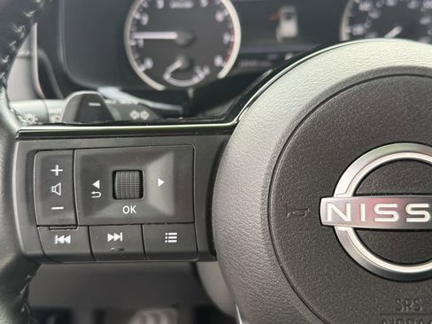 Used 2025 Nissan Pathfinder SL image 15