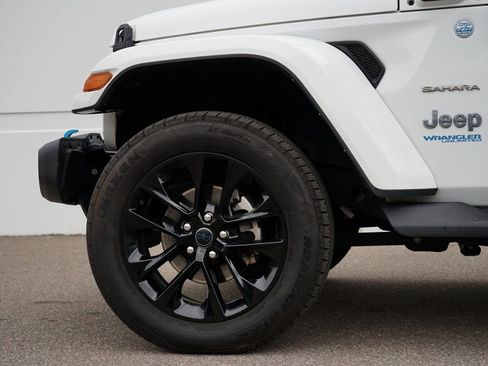 Used 2022 Jeep Wrangler Unlimited Sahara w/ Cold Weather Group image 11