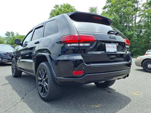 Used 2018 Jeep Grand Cherokee Altitude AWD/4WD image 21