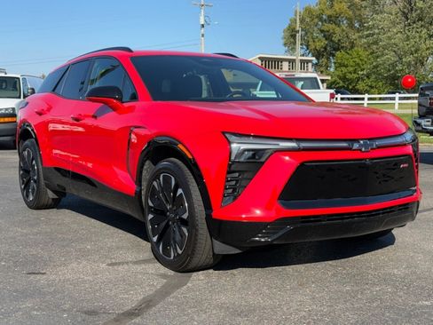 Used 2024 Chevrolet Blazer EV RS image 2