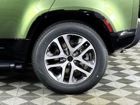 New 2026 Land Rover Defender 110 X-Dynamic SE image 14