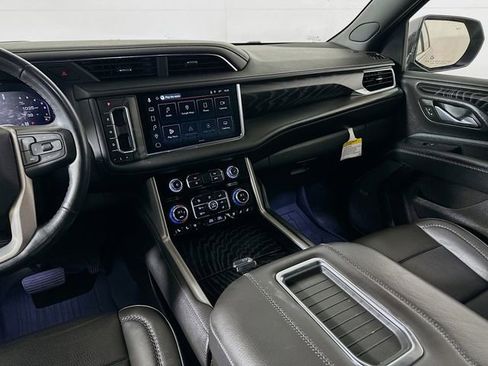 Used 2023 GMC Yukon XL Denali w/ Denali Reserve Package image 25