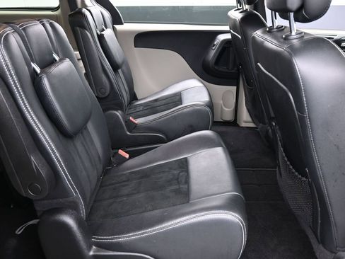 Certified 2017 Dodge Grand Caravan SXT image 14