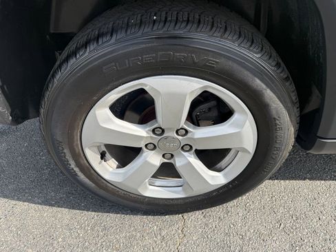 Used 2019 Jeep Compass Latitude image 24