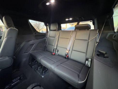 Used 2023 Cadillac Escalade Premium Luxury image 15