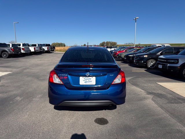 Used 2019 Nissan Versa SV FWD image 4