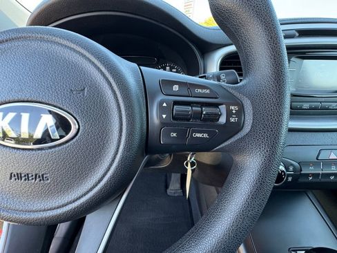 Used 2017 Kia Sorento AWD image 23