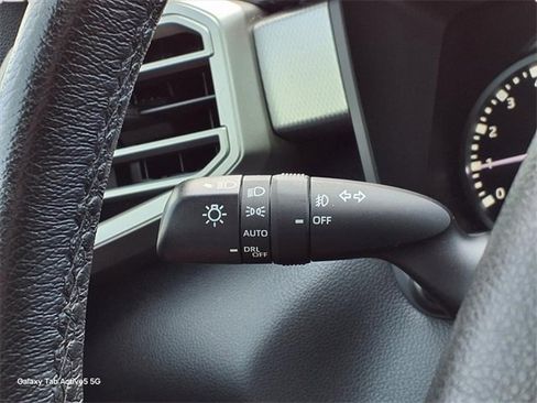 Used 2023 Toyota Tundra Limited image 23