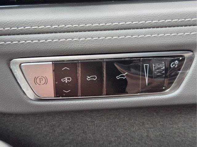 New 2026 Cadillac Escalade IQ Sport 1 w/ LPO, ONYX Package AWD/4WD image 31