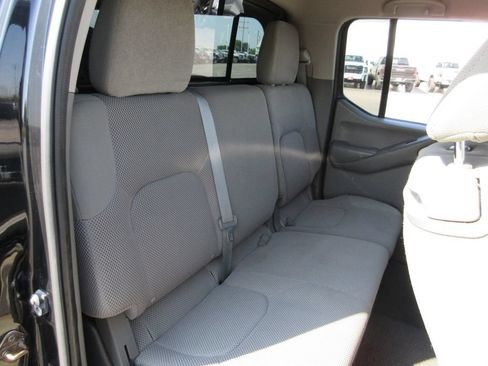 Used 2014 Nissan Frontier SV w/ SV Value Truck Package AWD/4WD image 22