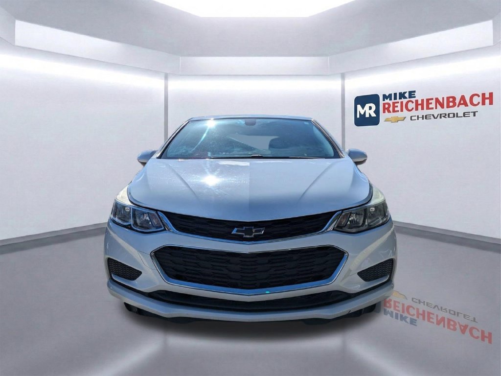 Used 2017 Chevrolet Cruze LS FWD image 9