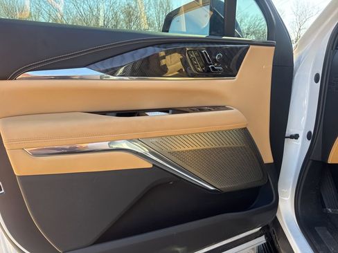 New 2025 Cadillac Escalade IQ Luxury 2 image 36