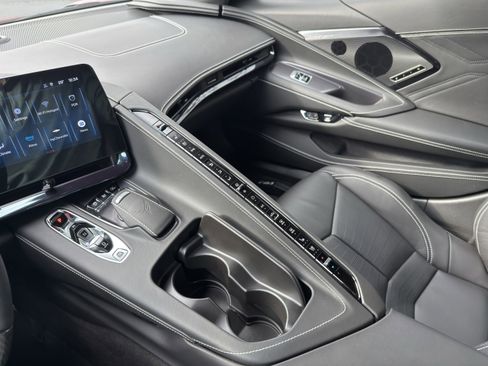 Used 2025 Chevrolet Corvette E-Ray w/ Stealth Interior Trim Package image 18