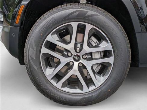 New 2025 Land Rover Defender 110 S image 10