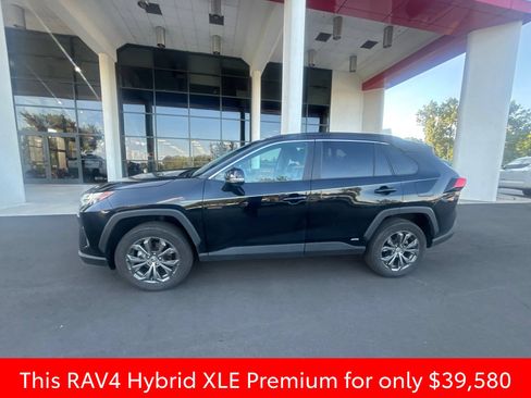 Used 2023 Toyota RAV4 XLE Premium AWD/4WD image 14