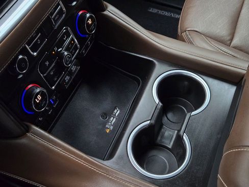 Used 2021 Chevrolet Tahoe High Country w/ Premium Package image 22