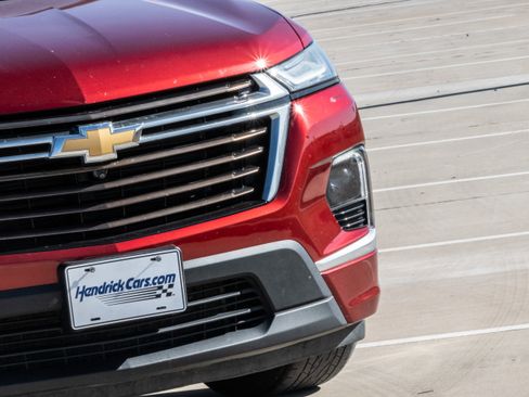 Used 2023 Chevrolet Traverse High Country w/ LPO, Floor Liner Package image 8