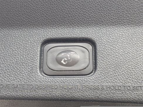 Used 2019 Ford Explorer Platinum image 21