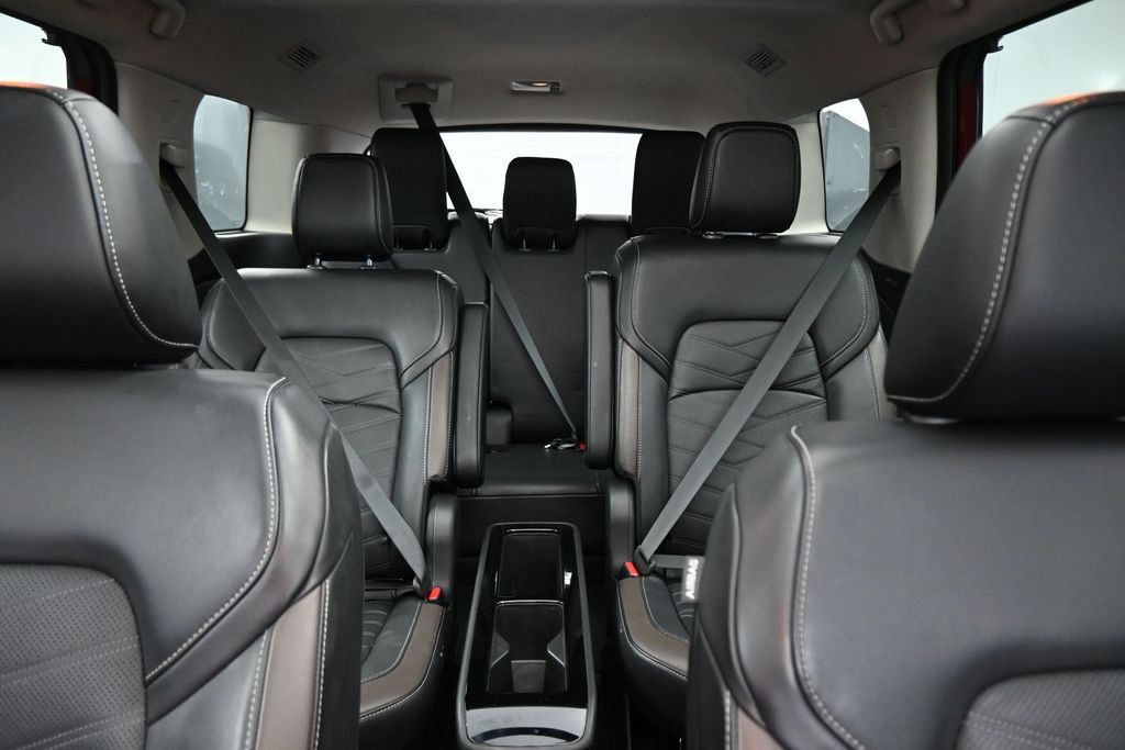 Used 2024 Nissan Pathfinder Platinum AWD/4WD image 27