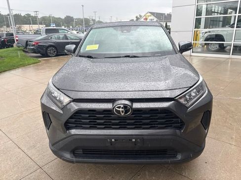 Used 2022 Toyota RAV4 LE AWD/4WD image 2
