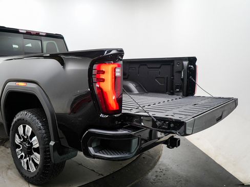 Used 2025 GMC Sierra 2500 Denali w/ Denali Reserve Package AWD/4WD image 20