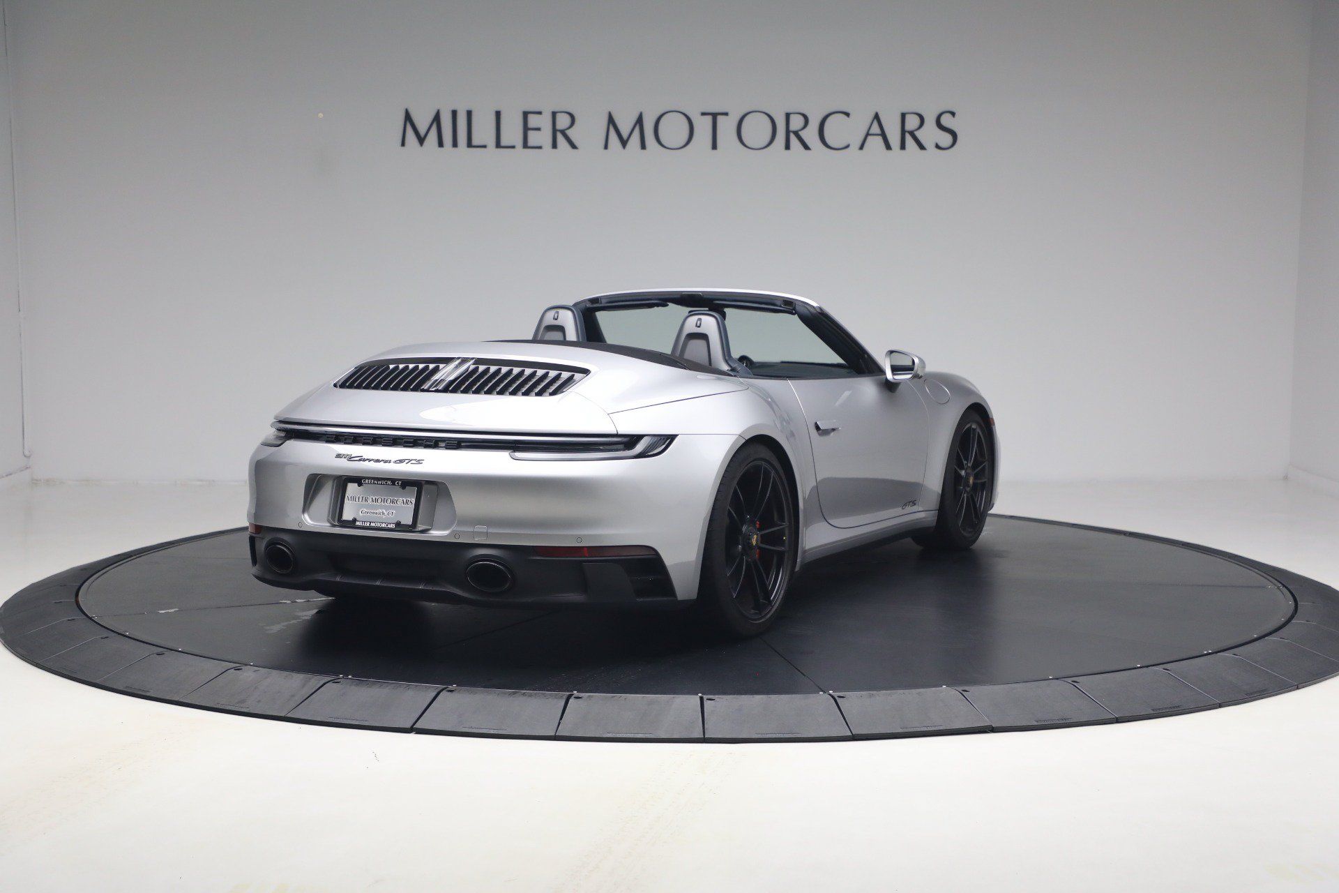 Used 2024 Porsche 911 Carrera GTS RWD image 7
