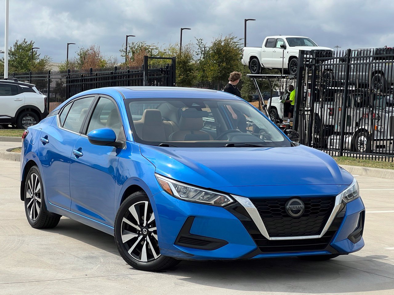Used 2023 Nissan Sentra SV w/ SV Premium Package FWD image 1