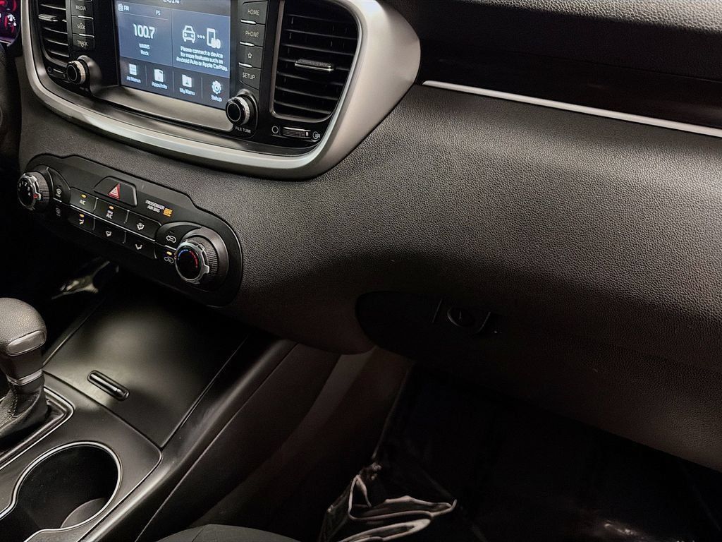 Used 2019 Kia Sorento AWD image 39