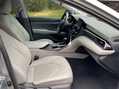 Used 2021 Toyota Camry SE image 34